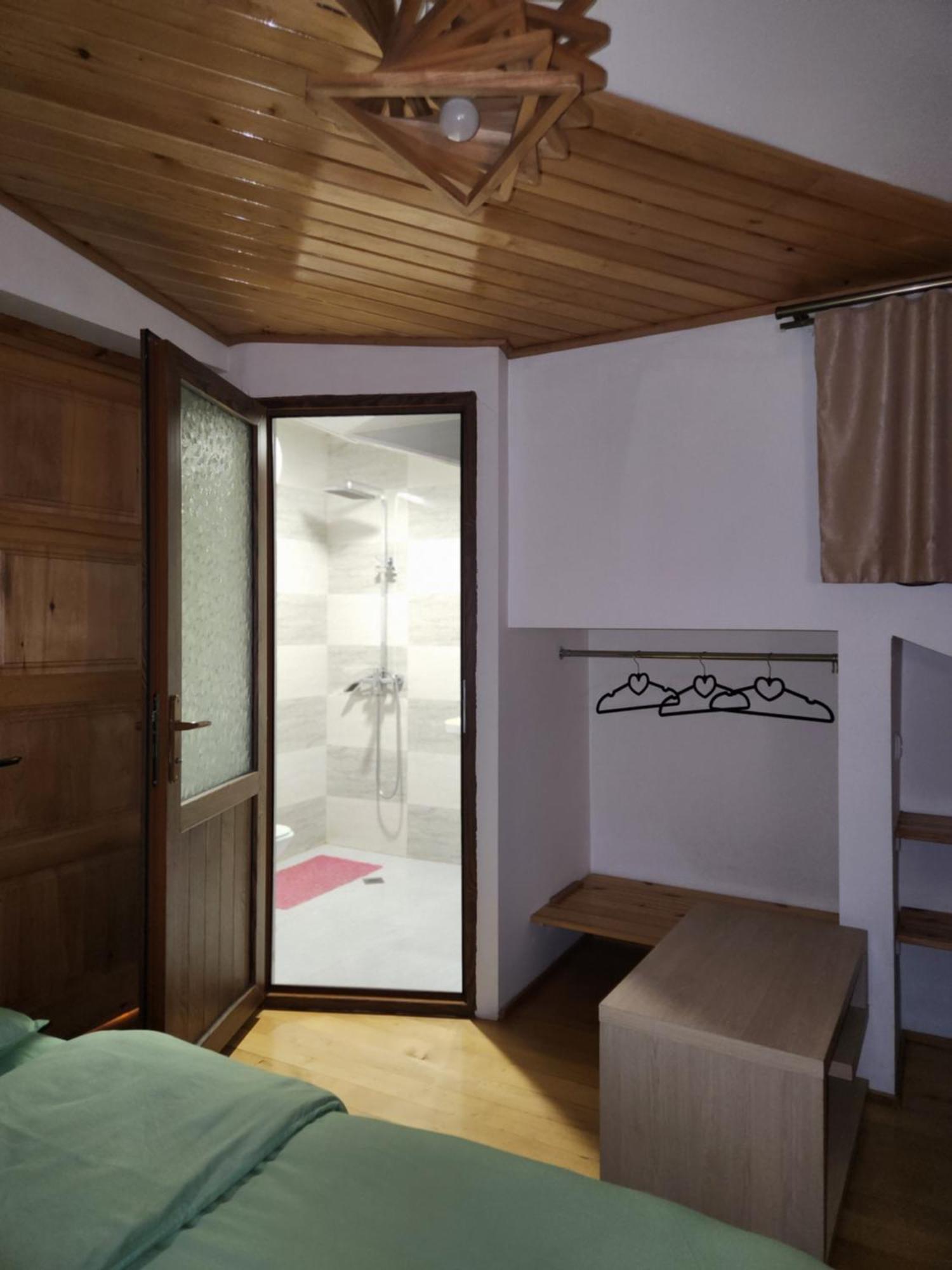 Sanli Hotel Mestia Eksteriør billede